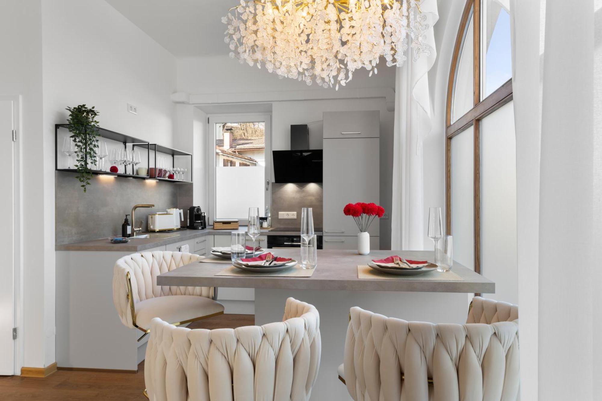 Liebelei Miesbach - Boutique-Apartment Mit Terrasse Im Zentrum エクステリア 写真