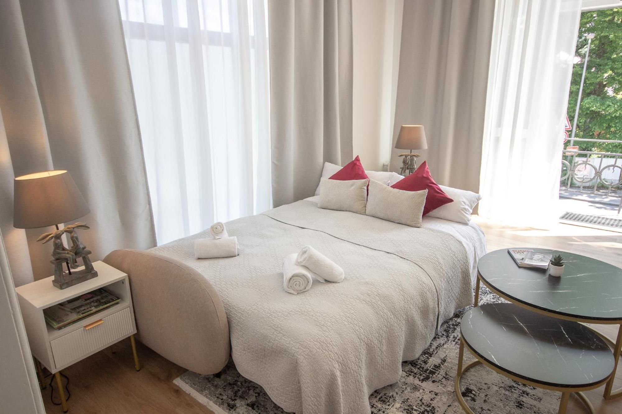 Liebelei Miesbach - Boutique-Apartment Mit Terrasse Im Zentrum エクステリア 写真